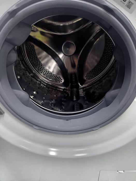 Пральна машина LG F4WR701Y на 11кг