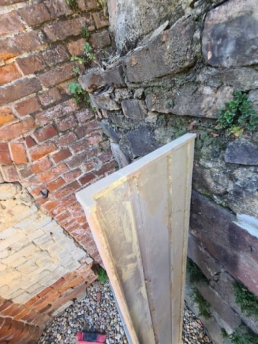 Sprzedam parapety PVC komorowe, 3 sztuki.