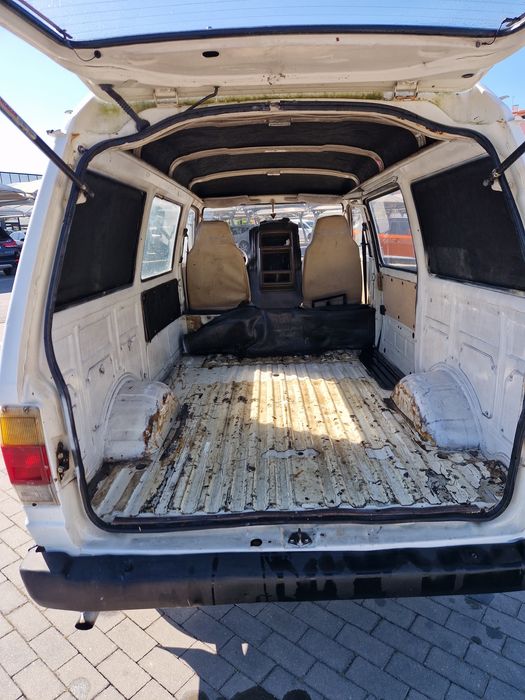 Nissan venette 2.0 motor bom estado
