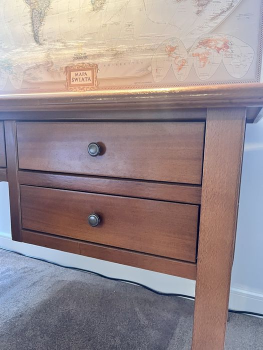 Stylowe biurko i fotel skórzany