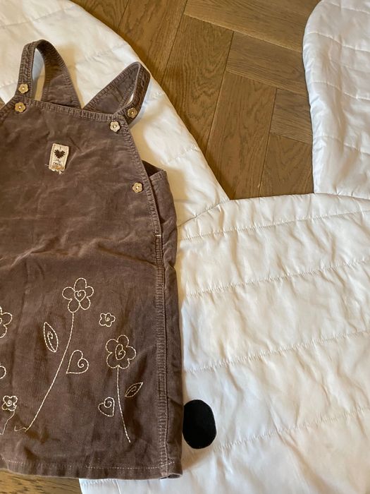 Sukienka Mark& Spencer 116 sztruksowa na szelkach ogrodniczka