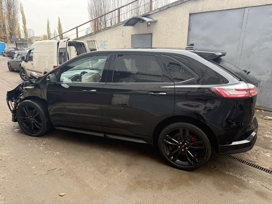 В разборе форд едж ford edge 2.7 ST рест с легким ударом