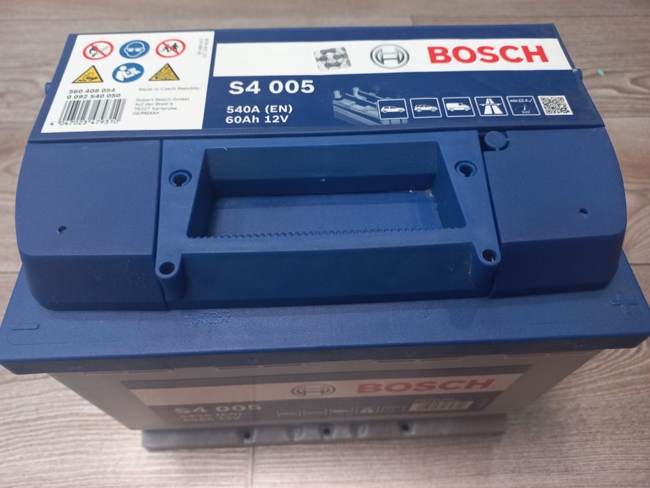 Акамулятор Bosch S4 60Ah