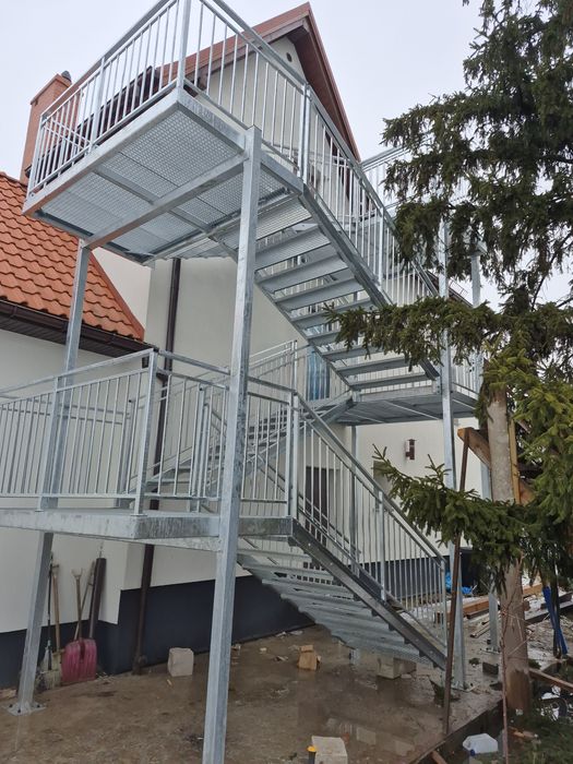 Schody wewnętrzne i zewnętrzne