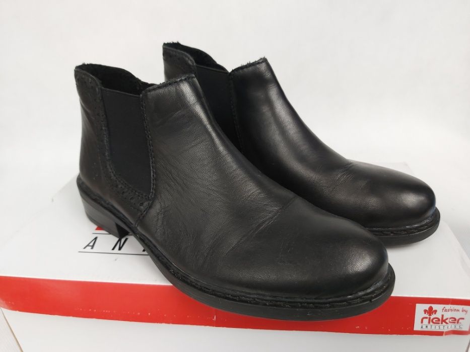 Botki czarne sztyblety RIEKER antistress 36