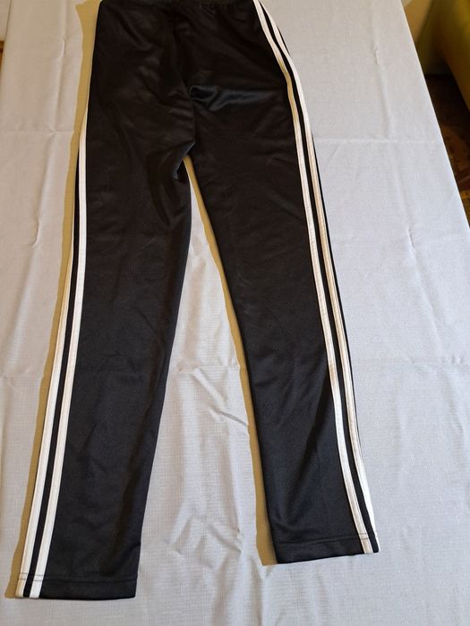 Komplet dresowy spodnie  i bluza adidas rozmiar xs