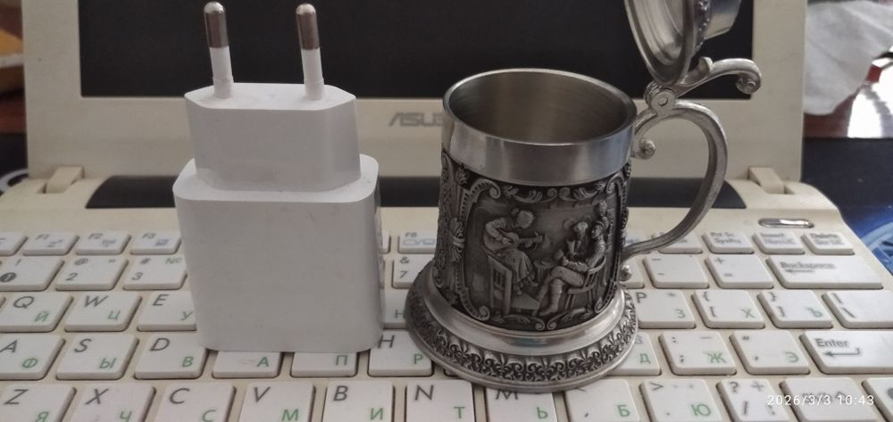 Вінтажний оловяний бокал