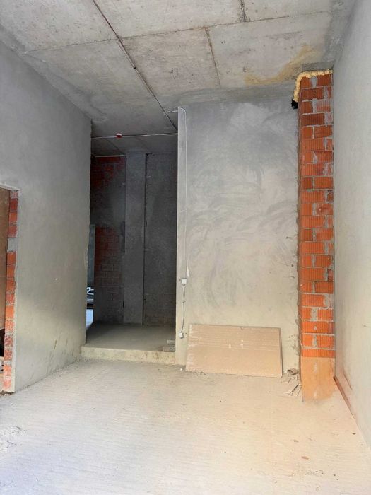 Продається комерційне приміщення в новобудові!