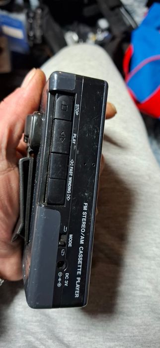 Walkman Sanyo Sportster MGR 85D AM/FM stereo.