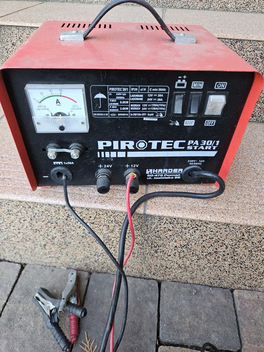 Prostownik samochodowy