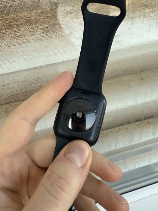 Apple Watch SE (2nd Gen) 44 mm