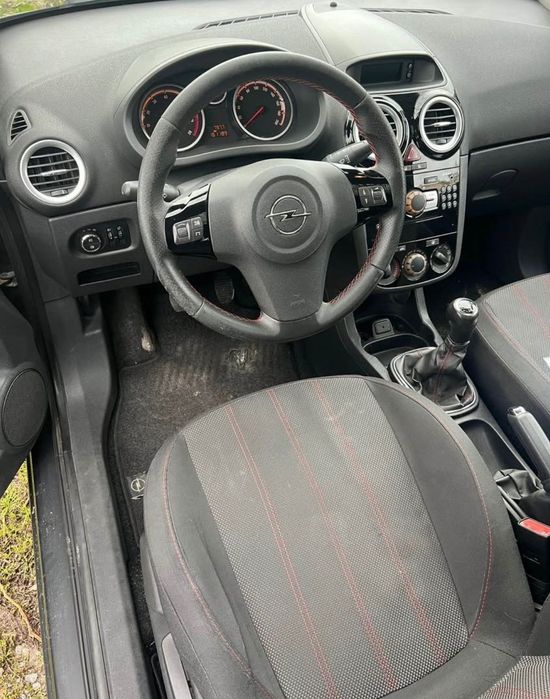 Opel Corsa 1.2 Black Edition