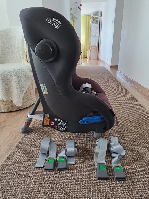 Britax Römer max-way plus 9-25kg tyłem do kierunku jazdy.