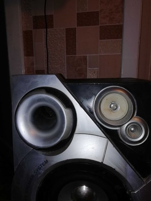 Kolumna głośnikowa używana grająca