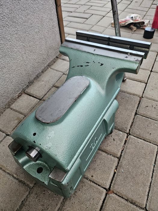 Sprzedam nowe nie używane imadlo bison 1240/250
