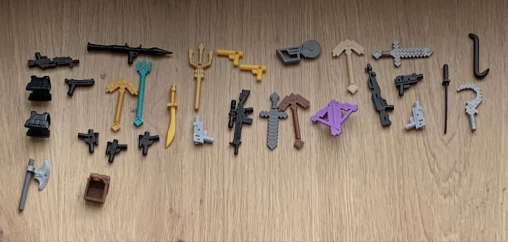 Lego чоловічки і зброя