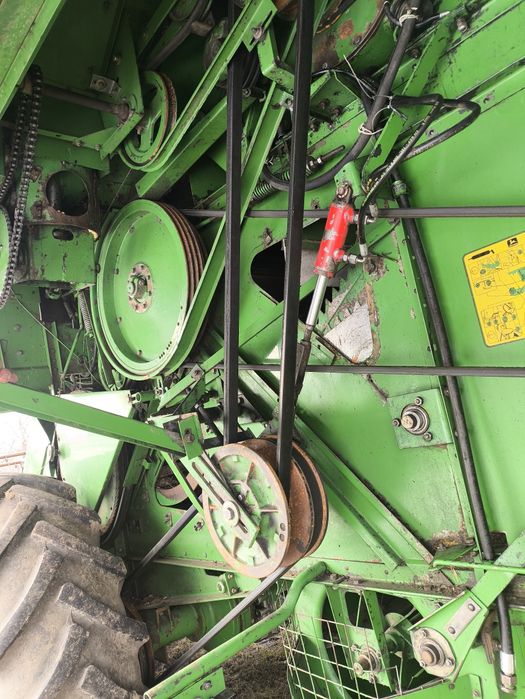 Комбайн John Deere 1052