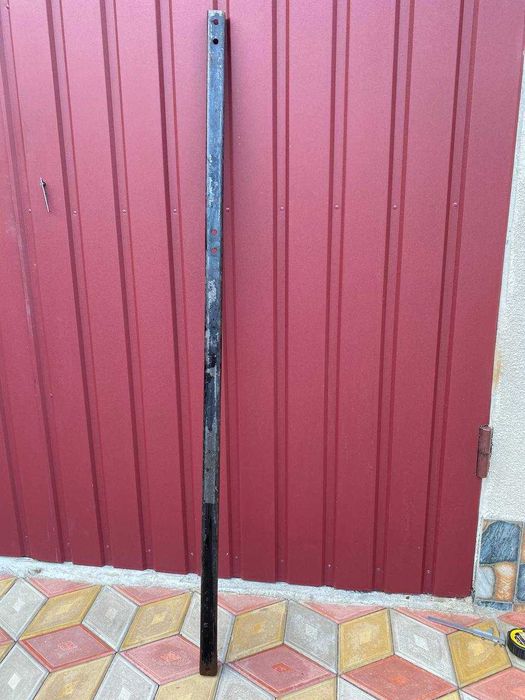 Продам стойки  (столбы железные) , стеллажи, уголок 40*40