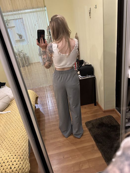 Нові сірі брюки прямого крою