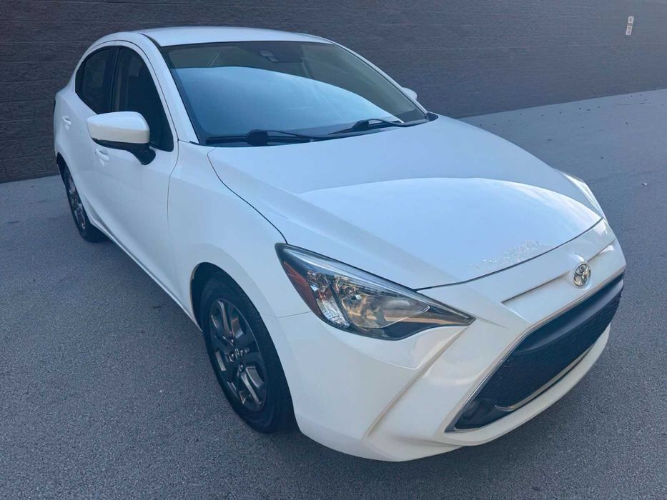 Toyota Yaris LE      2019