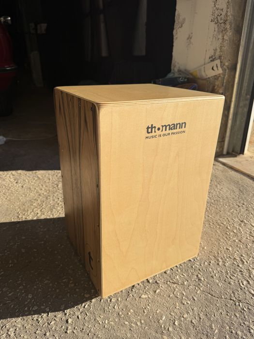 Cajon Thoman novo