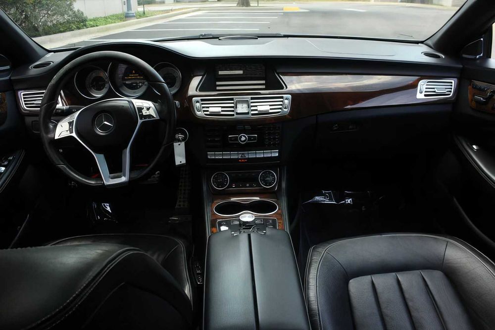 Mercedes-Benz CLS      2013