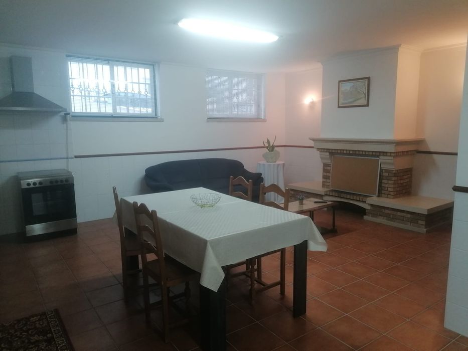 Aluga Andar de Moradia