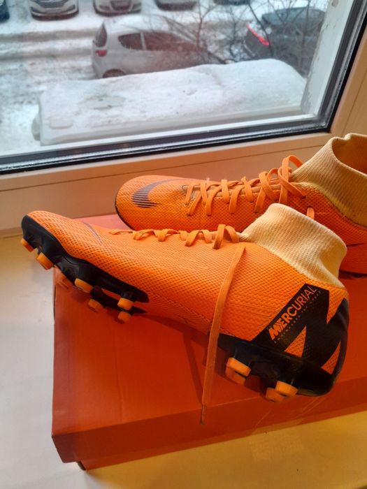 Футбольні бутси  40 р