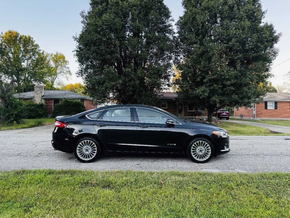 Ford Fusion Titanium      2014
