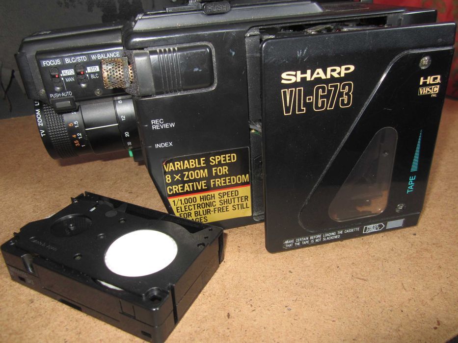 Видеокамера SHARP VL-C73