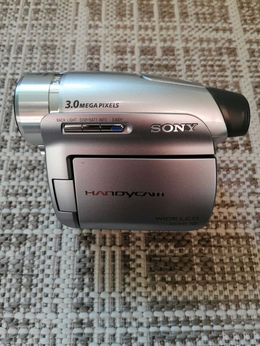 продам видеокамеру Sony DCR-HC96E