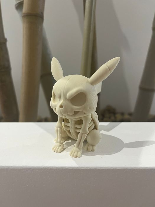 Figura Pokémon Pikachu Esqueleto