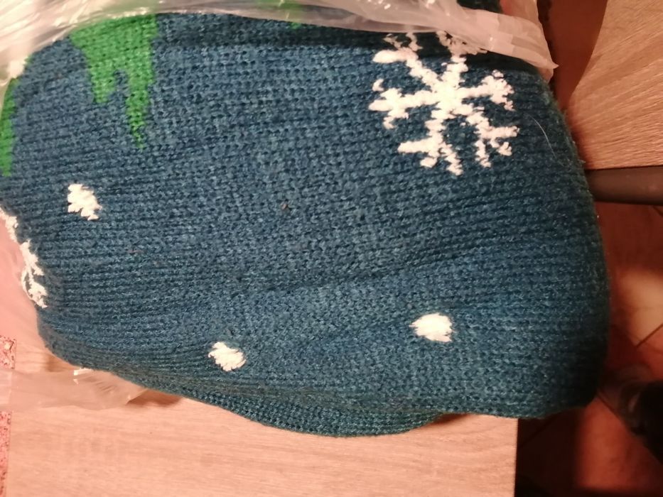 Sweter świąteczny. L. Metry Christmas