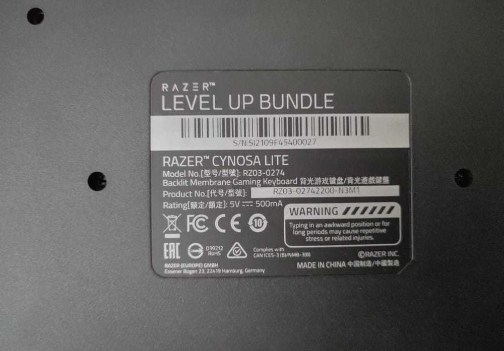 Conjunto "Level Up Bundle": Teclado Razer Cynosa Lite e Rato Razer Vip