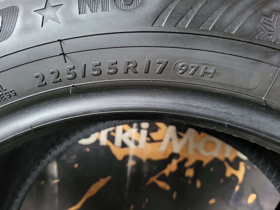 Opony zimowe 225/55/17 Dunlop 21rok