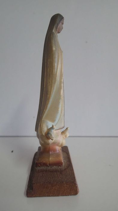 Nossa Senhora antiga em marfinite