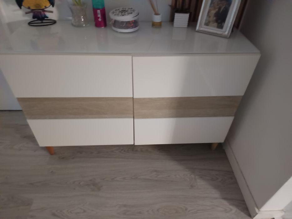 Portas com vidro móvel bestä