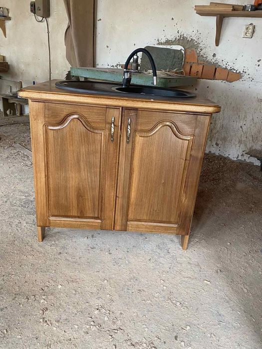 Тумби кухні  установка сходів столи