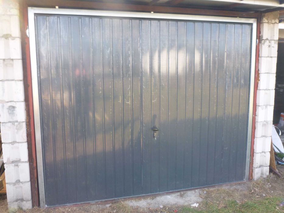 Brama garażowa Uchylna BRAMY GARAŻOWE dostawa i montaż PRODUCENT