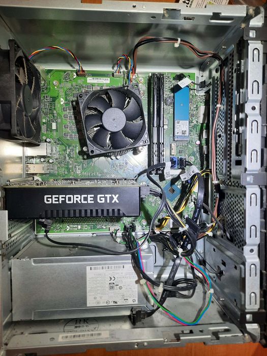 Komputer stacjonarny HP Pavilion Gaming Desktop 690