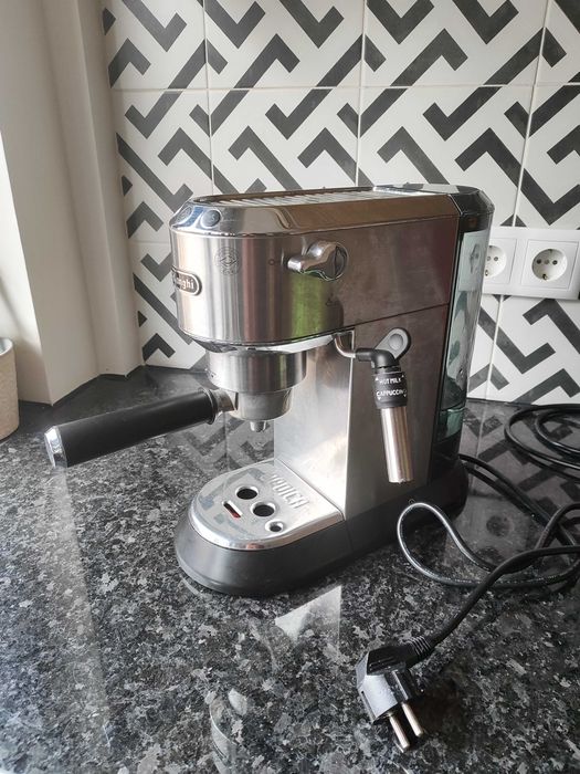 Máquina de Café Manual DELONGHI Dedica Style