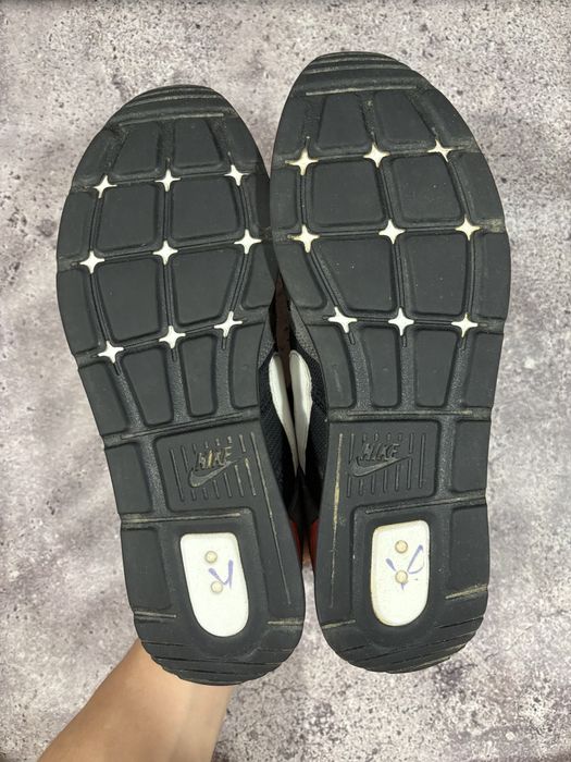 Кросівки Nike Venture Runner 42р