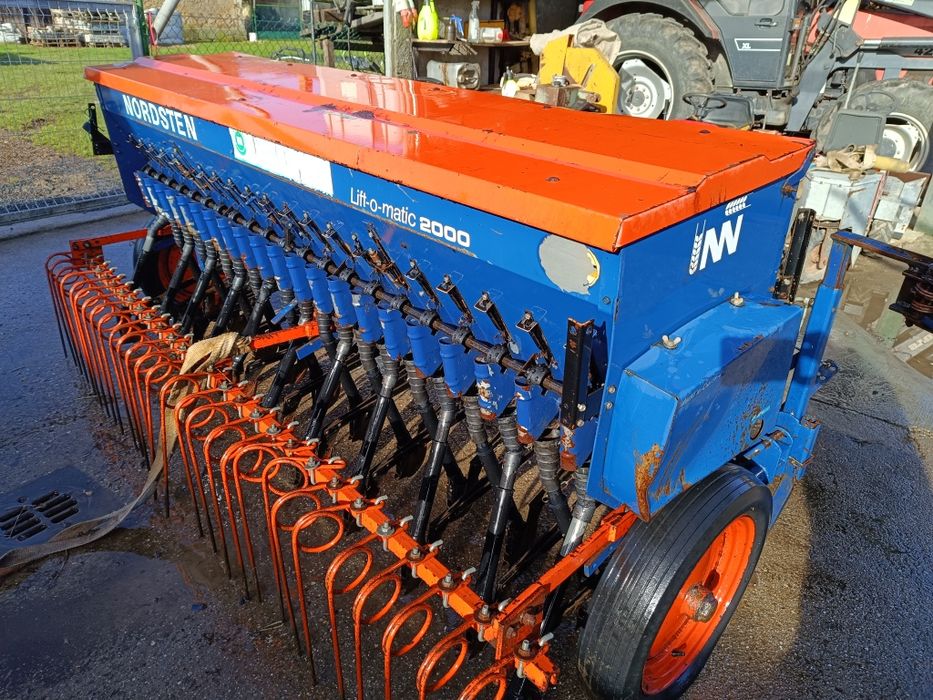 Siewnik zbożowy HassiaDU100 2,5 ,3m