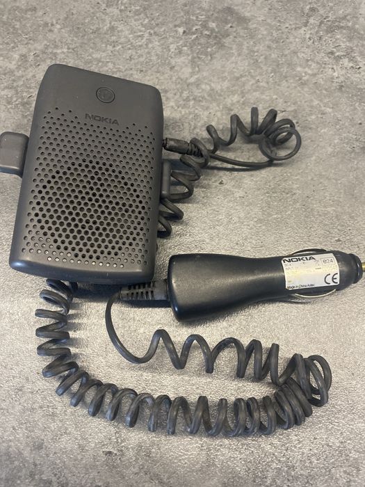 Zestaw głośnomówiący Nokia plus ładowarka samochodowa