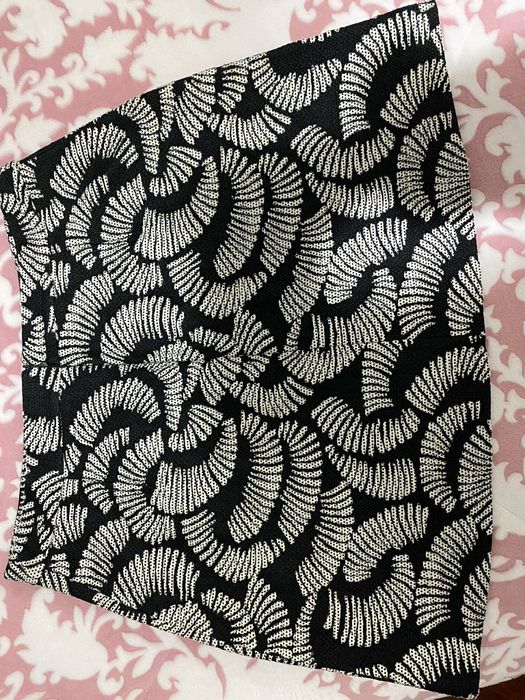 Saia preta com forro