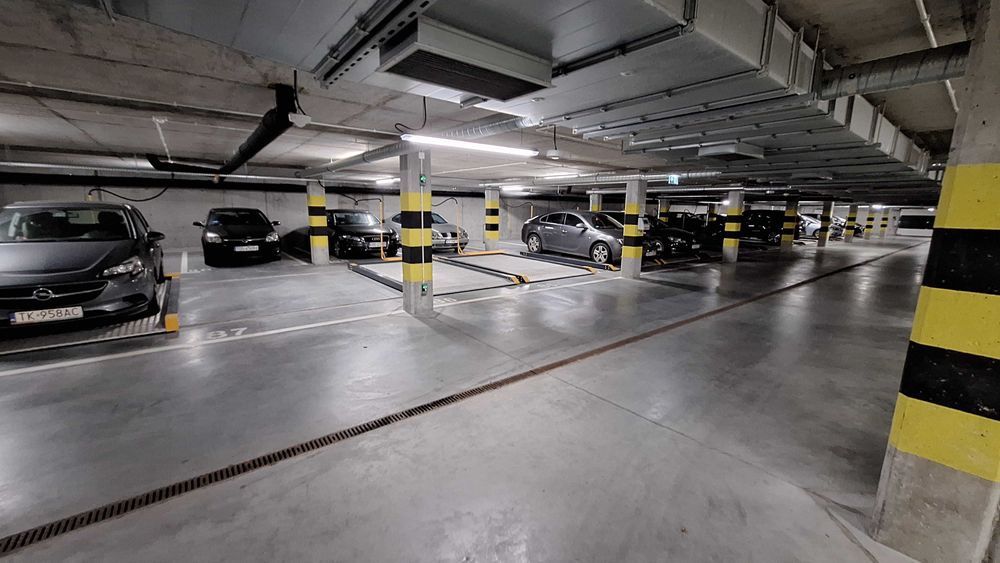 SPRZEDAM! Miejsce postojowe w garażu podziemnym.