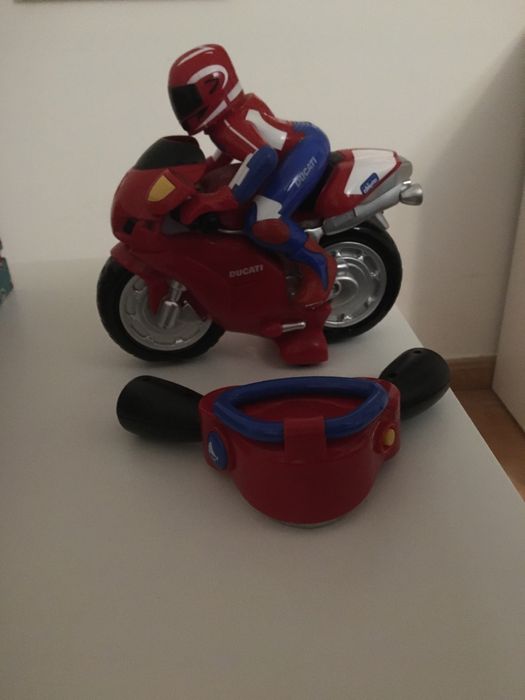 Mota Ducati com comando à distancia