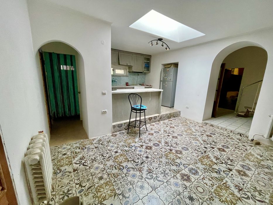 Продам двоповерховий будинок в Центрі!