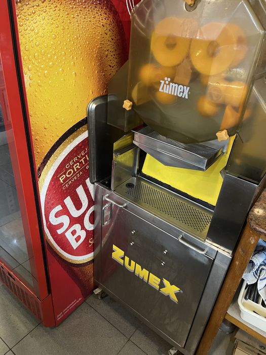 Maquina de sumo de laranja Zumex
