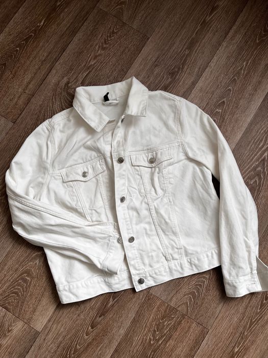 Джинсовка жіноча біла